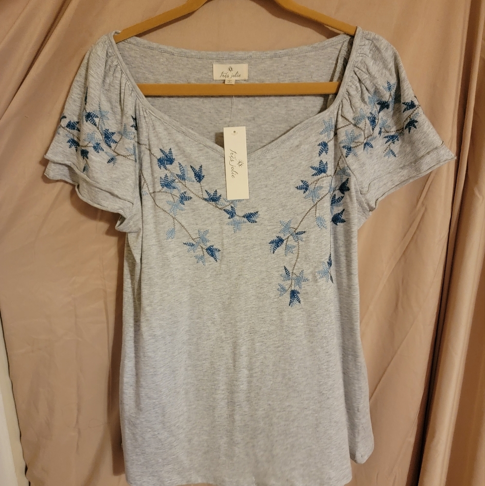 Trés Jolie Gray Scoop V Neck Embroidered Top Size L